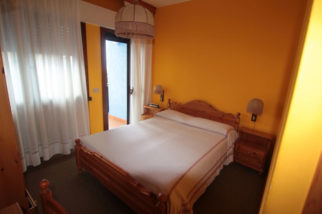 Albergo Trieste Tambre dʼAlpago Habitación foto